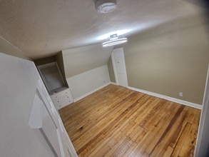429 N Laclede Station Rd in Webster Groves, MO - Foto de edificio - Building Photo