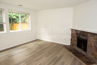 33043 22nd Pl S in Federal Way, WA - Building Photo - Building Photo