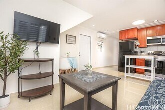 922 21st Ave in Honolulu, HI - Building Photo - Building Photo
