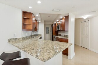 3000 N Ocean Dr in West Palm Beach, FL - Building Photo - Building Photo