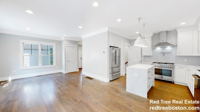 101 Sumner Rd, Unit 1 in Brookline, MA - Foto de edificio - Building Photo