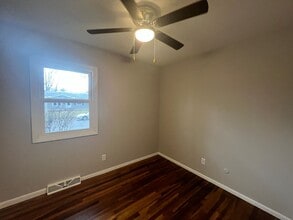 1760 Fairmont Dr in Springfield, IL - Building Photo - Building Photo