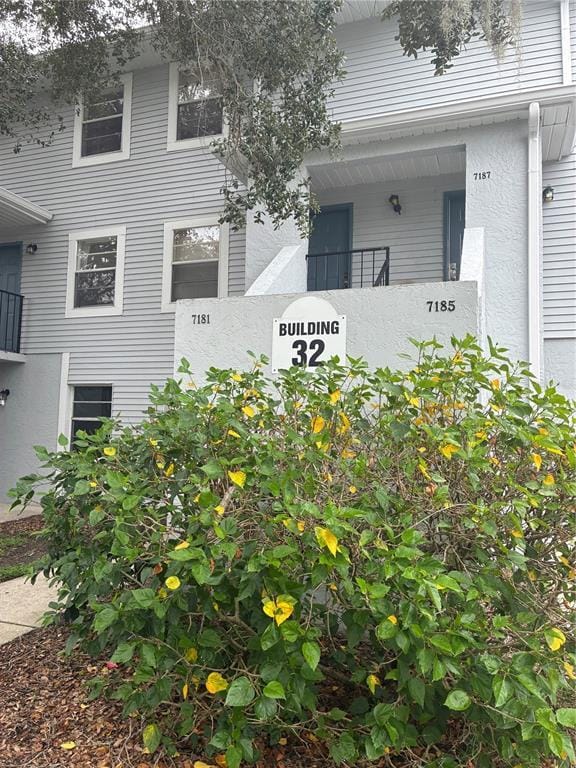 7193 E Bank Dr in Tampa, FL - Building Photo - Building Photo