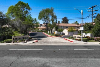 Lake Glen Park in La Mesa, CA - Building Photo - Building Photo