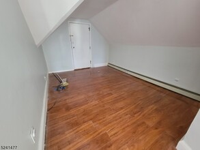141 Mahar Ave-Unit -3 in Clifton, NJ - Foto de edificio - Building Photo