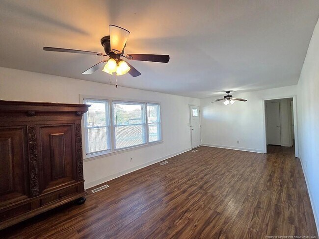 1008 Hope Mills Rd in Fayetteville, NC - Building Photo - Building Photo