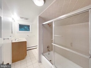 62 NJ-31 in Pennington, NJ - Building Photo - Building Photo