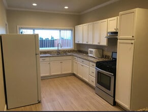 1444 Highland Blvd in Hayward, CA - Building Photo - Building Photo