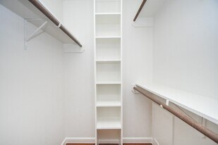 2515 Valleyfield Dr in Houston, TX - Building Photo