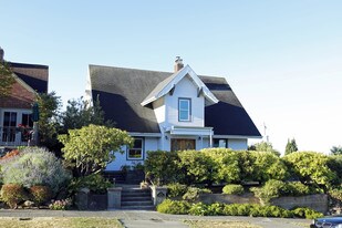 3321 NW 72nd St in Seattle, WA - Building Photo