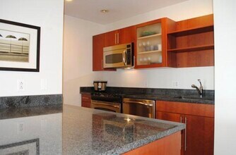 17 Otis St in Cambridge, MA - Building Photo - Building Photo