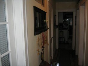 24 Oak Square Ave, Unit 1 in Boston, MA - Foto de edificio - Building Photo