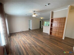 542 Tom Creek Ln in Canyon Lake, TX - Building Photo - Building Photo