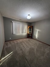 2911 10th Ave N in Fort Dodge, IA - Building Photo - Building Photo