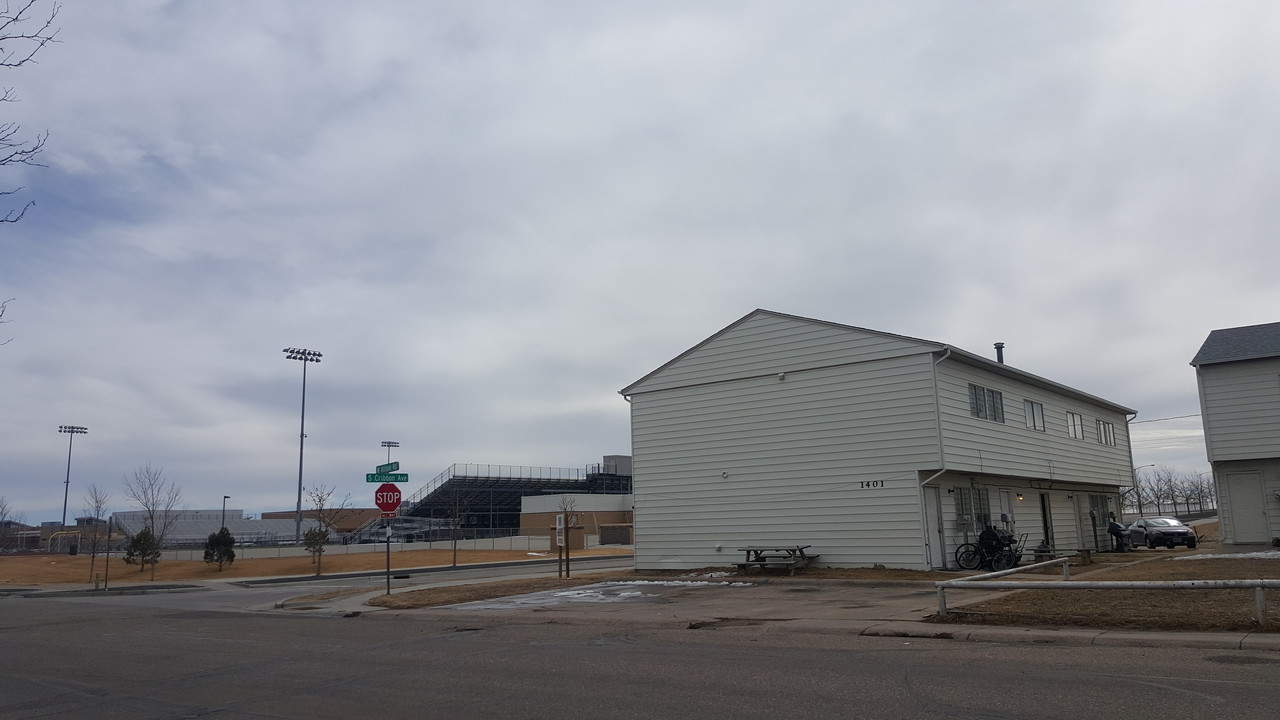 1401 W Allison Rd in Cheyenne, WY - Building Photo