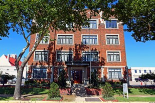 The Mayfair in Oklahoma City, OK - Building Photo