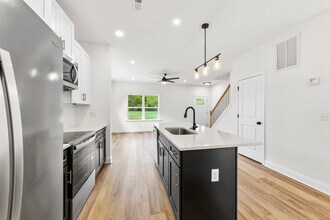 2043 Greenoak Dr in Shelby, NC - Building Photo - Building Photo