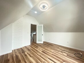27 Newark Bay Ct in Bayonne, NJ - Building Photo - Building Photo