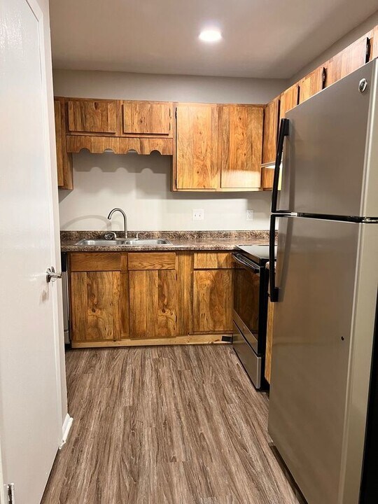 1047 Scarborough Ct-Unit -L3 in Chesterton, IN - Building Photo