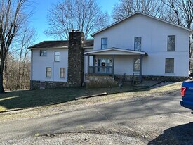 1424A Rock Springs Rd, Unit 1424 Rock Springs Rd in Columbia, TN - Building Photo