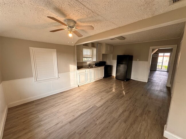 property at 104 S 7th St