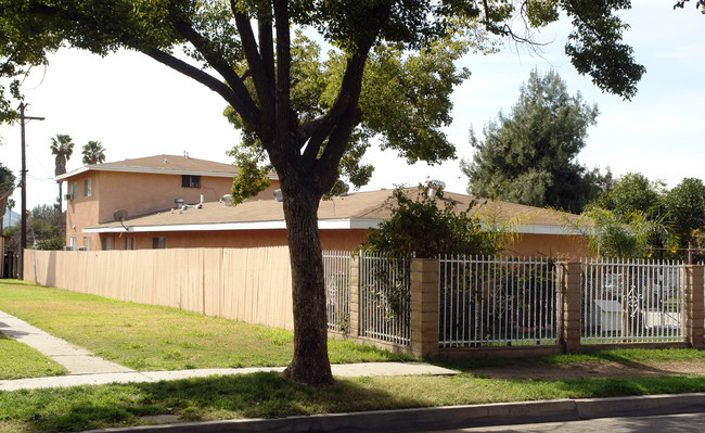 Charwood Apartments in San Bernardino, CA - Building Photo - Building Photo