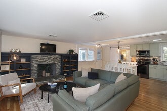 10 Clement St in Sandwich, MA - Building Photo - Building Photo