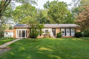 1443 Butler St in Harrisonburg, VA - Building Photo