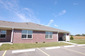 Twin Lakes Apartments in Shelbyville, IN - Building Photo - Building Photo