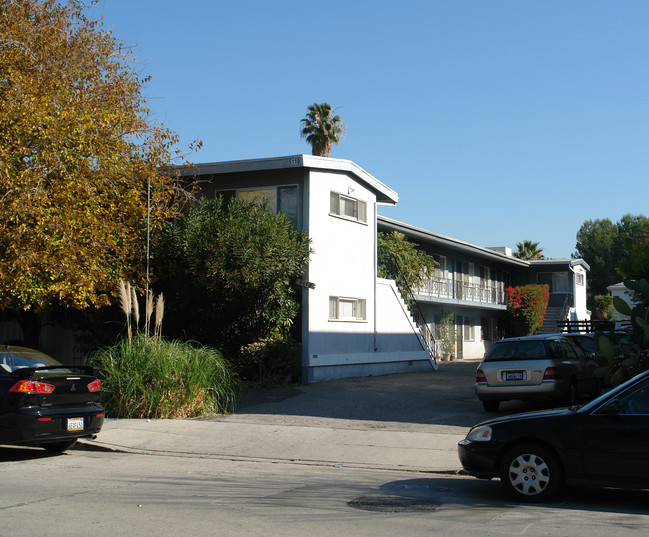 5110 Bakman Ave in North Hollywood, CA - Building Photo - Building Photo