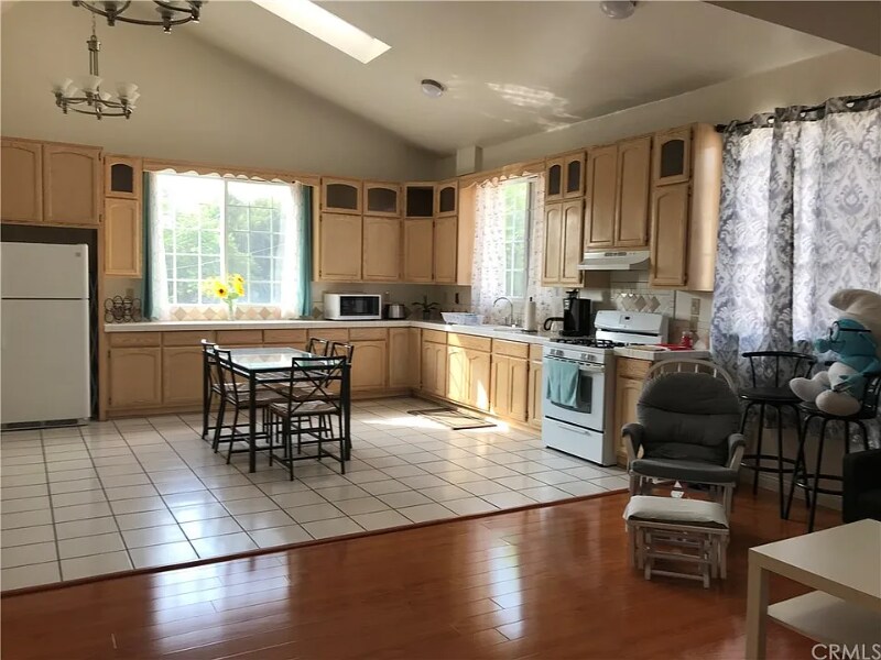 2635 Dobinson St in Los Angeles, CA - Building Photo