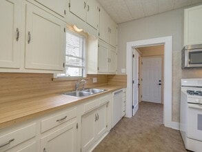 916 Cecelia St in Taylor, TX - Building Photo - Building Photo