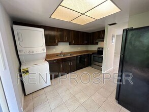 6075 Village Cir in Orlando, FL - Building Photo - Building Photo