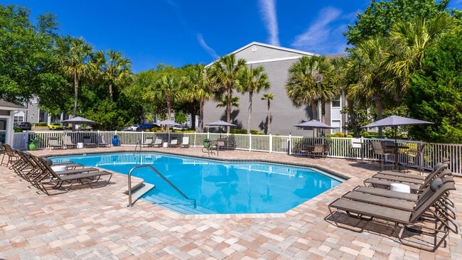 The Enclave at Huntington Woods in Tallahassee, FL - Building Photo - Building Photo