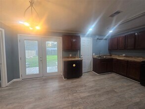 1905 Oleander in La Marque, TX - Building Photo - Building Photo