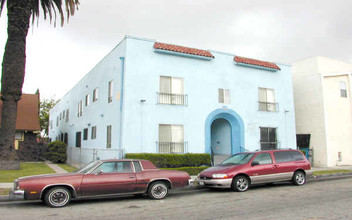 Two Worlds Apartments in Los Angeles, CA - Building Photo - Building Photo