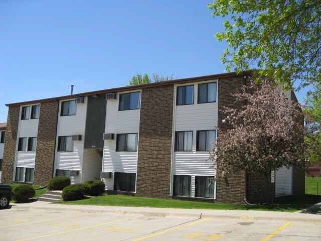 802 Benton Dr in Iowa City, IA - Foto de edificio