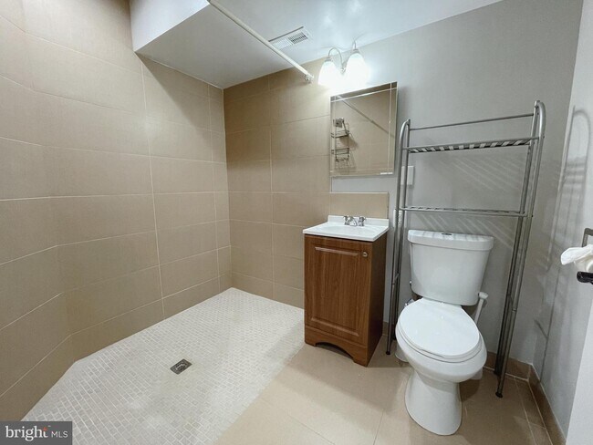 528 Kennedy St NW-Unit -101 in Washington, DC - Building Photo - Building Photo