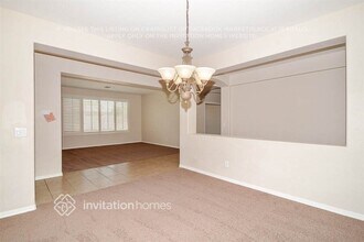 5405 W Siesta Way in Phoenix, AZ - Foto de edificio - Building Photo