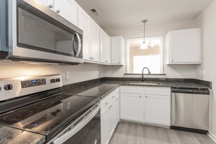 Skyside Landing Apartments in Fayetteville, NC - Building Photo