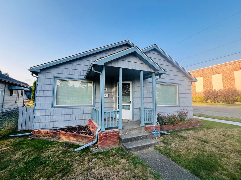 536 Nelson St in Sedro Woolley, WA - Building Photo