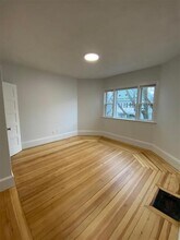 37 Spencer Ave, Unit 2 in Somerville, MA - Building Photo - Building Photo
