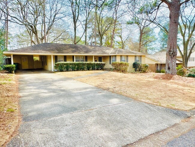 535 Larkin Ln in Montgomery, AL - Building Photo - Building Photo