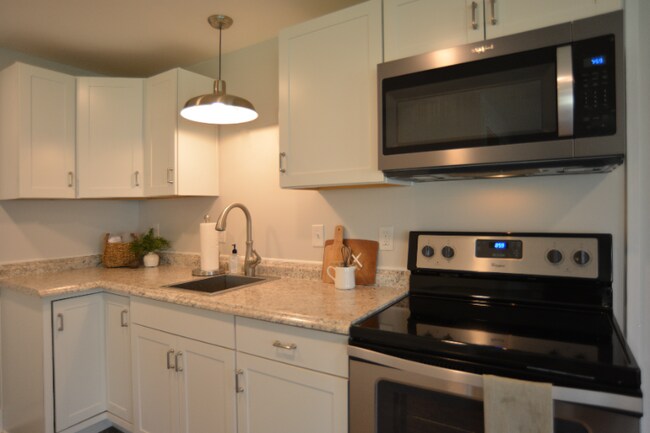 210 E Canal St, Unit Studio in Hummelstown, PA - Building Photo - Building Photo