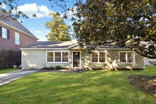 5122 Locust St in Bellaire, TX - Building Photo