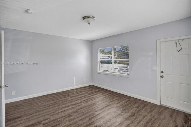 1625 S Federal Hwy-Unit -4 in Lake Worth, FL - Building Photo - Building Photo