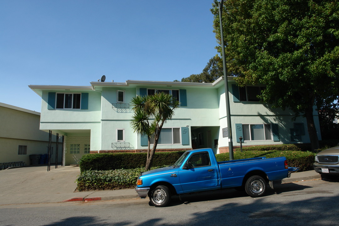 5 Broadway in Millbrae, CA - Foto de edificio