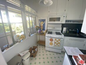 947 17th St in Santa Monica, CA - Building Photo - Building Photo