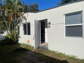 2434 Coolidge St in Hollywood, FL - Building Photo - Building Photo