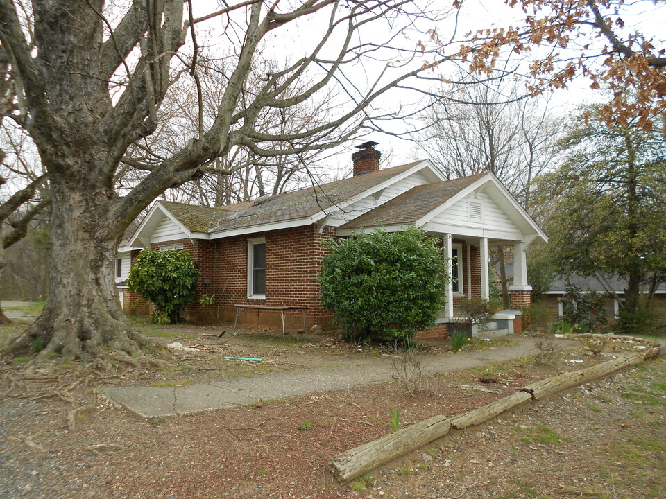 2714 Randleman Rd in Greensboro, NC - Building Photo